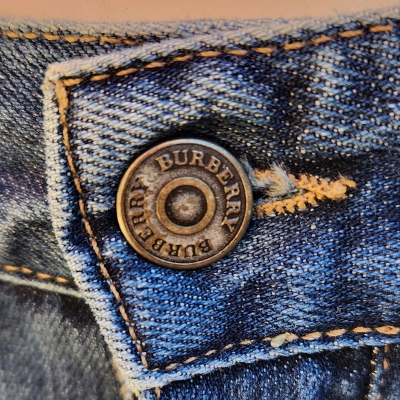 Burberry jean skirt - Picture 7 of 8